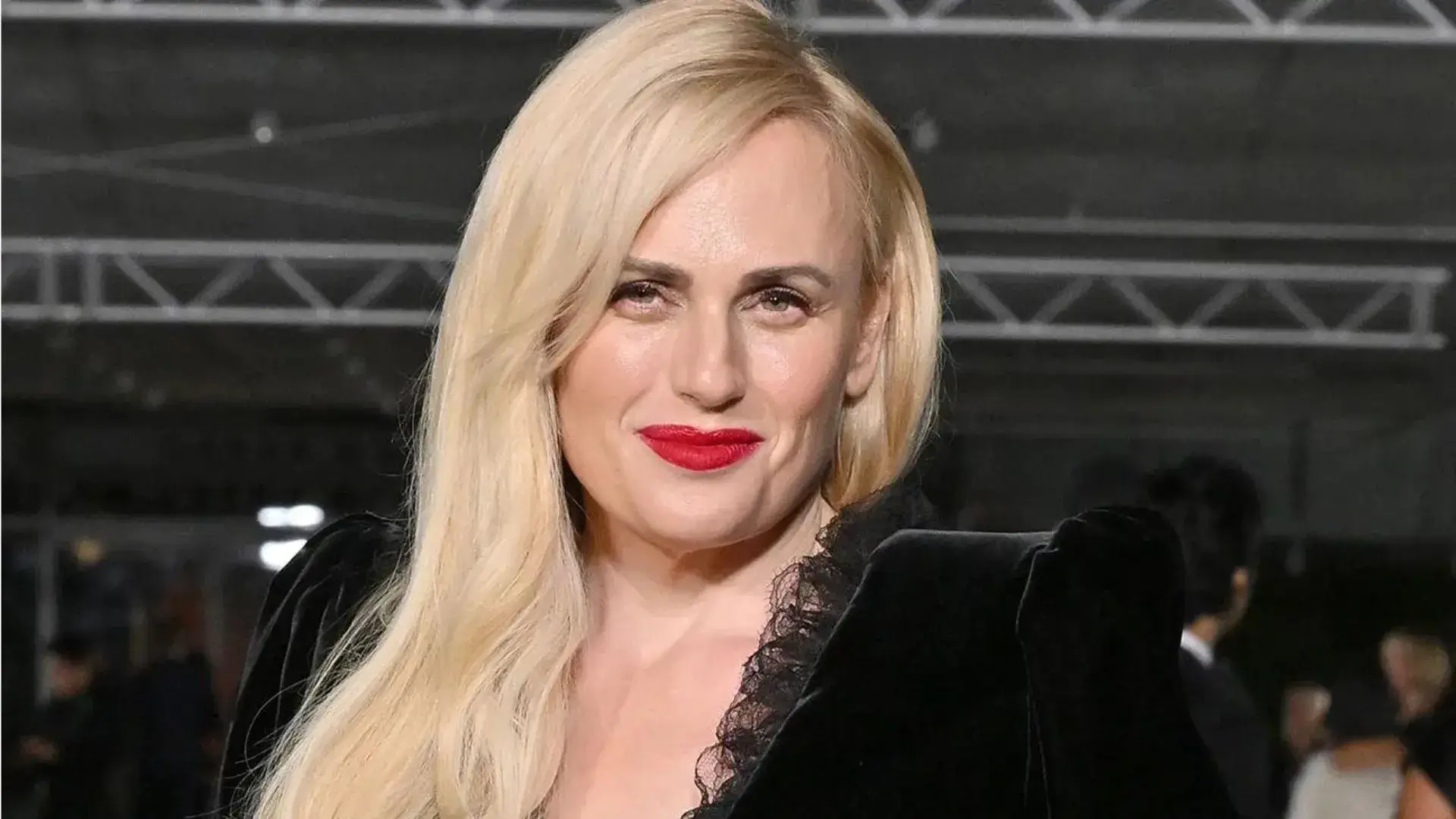 ¡Rebel Wilson es demandada por productores de su ópera prima!